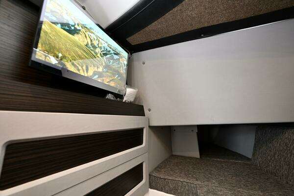 Cobalt R33 Yacht For Sale