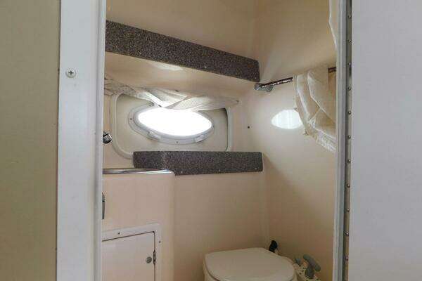 Photo of the 2004 Rinker Fiesta Vee 270 "War Trophy"