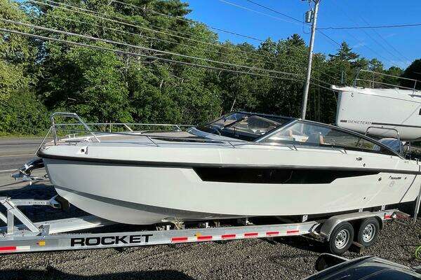 Photo of the 2023 Yamarin 88 DC