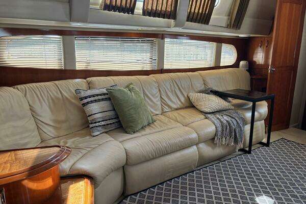 Carver 444 CPMY Yacht For Sale