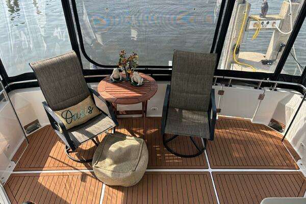 Carver 444 CPMY Yacht For Sale