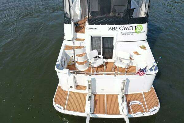Carver 444 CPMY Yacht For Sale