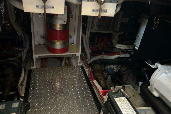 Carver 444 CPMY Yacht For Sale
