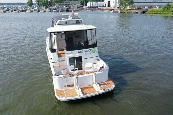 Carver 444 CPMY Yacht For Sale