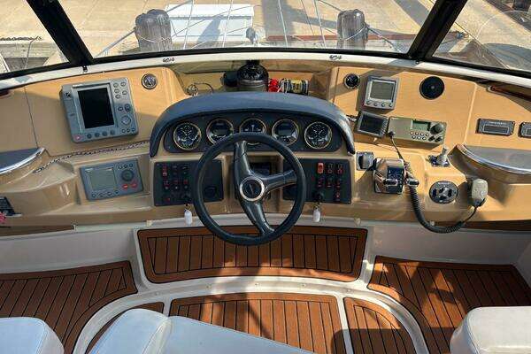 Carver 444 CPMY Yacht For Sale