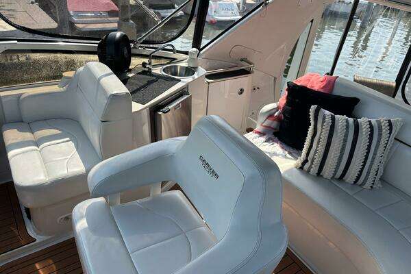 Carver 444 CPMY Yacht For Sale