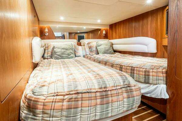 Tiara Yachts 4300 Sovran Yacht For Sale