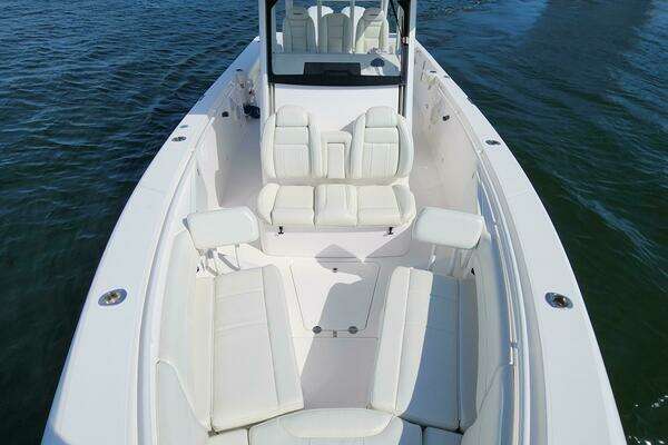 Everglades 335 CC Yacht For Sale