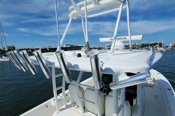 Everglades 335 CC Yacht For Sale