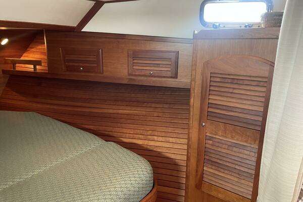 Sabre Hard Top Express Yacht For Sale