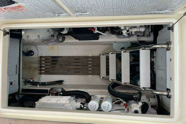 Sabre Hard Top Express Yacht For Sale