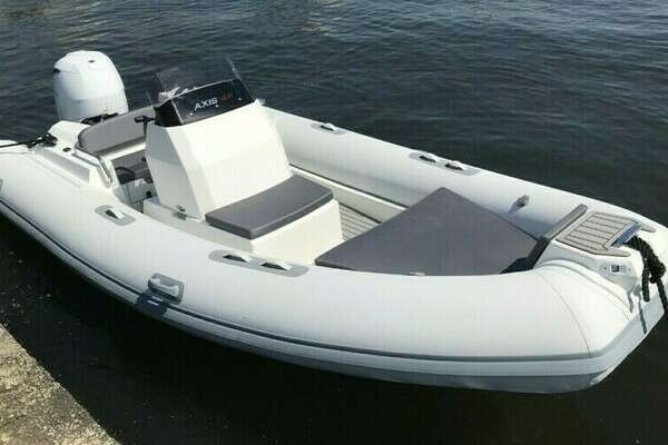 Photo of the 2023 Northstar Axis 4.8