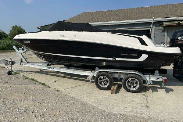 20-ft-Bayliner-2019-- Georgetown Ontario Canada  yacht for sale