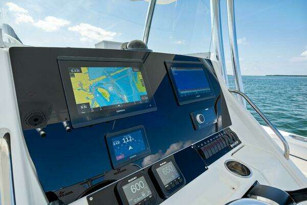 Regulator 32 FS Yacht For Sale