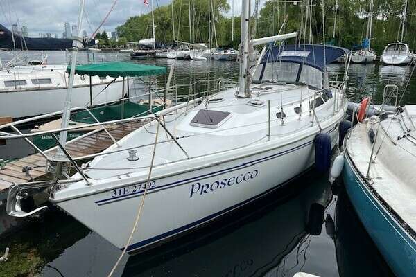 36-ft-Catalina-2004-36mkII-Pure Delight-Toronto Ontario Canada yacht for sale