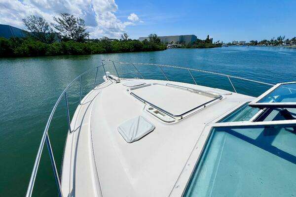 Photo of the 1998 Tiara Yachts 3500 Express