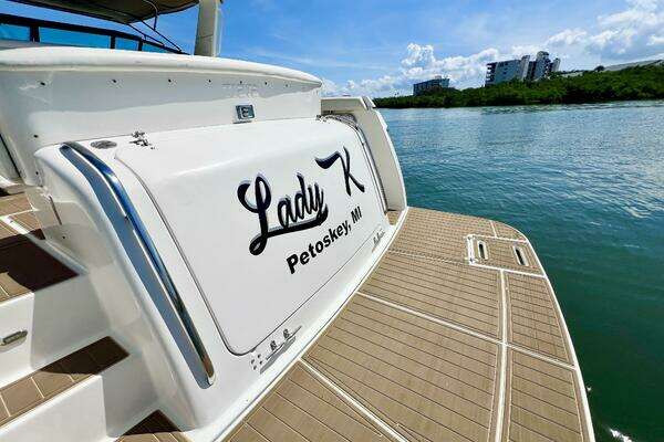 Photo of the 1998 Tiara Yachts 3500 Express