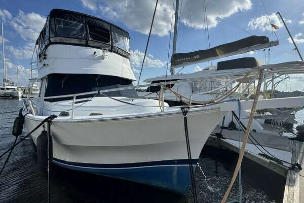 Photo of the 1999 Mainship 350 Trawler "NoMo"