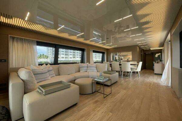 Ferretti Yachts 920 Yacht For Sale