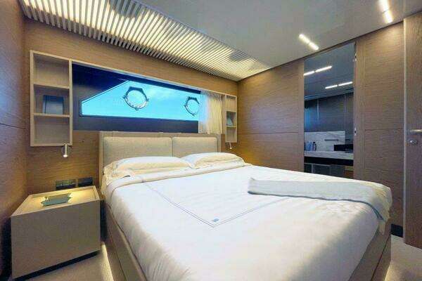 Ferretti Yachts 920 Yacht For Sale