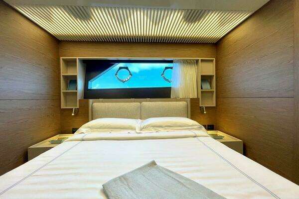 Ferretti Yachts 920 Yacht For Sale