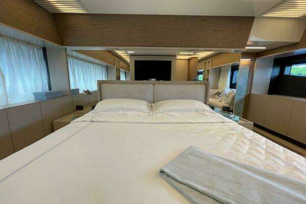 Ferretti Yachts 920 Yacht For Sale