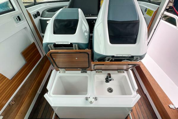 Giraffe 28ft Axopar Yacht For Sale