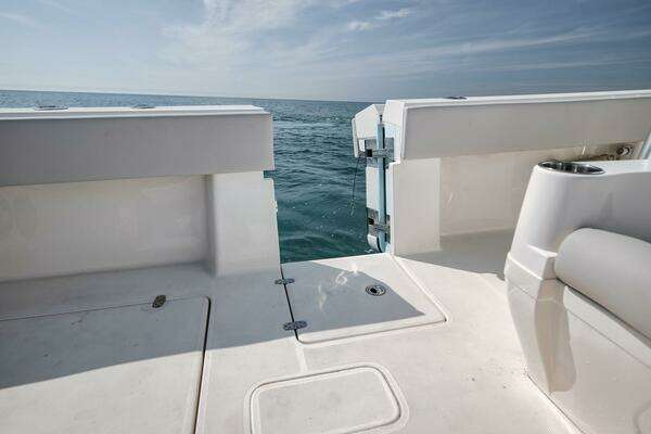 SeaVee 39 Yacht For Sale