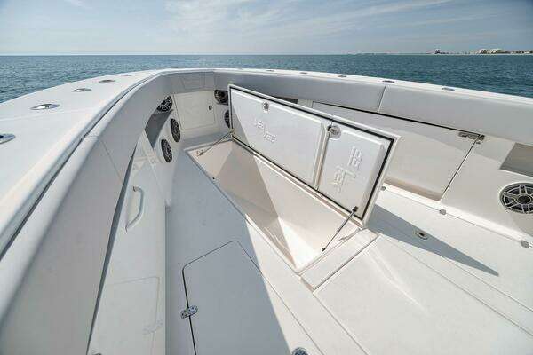 SeaVee 39 Yacht For Sale