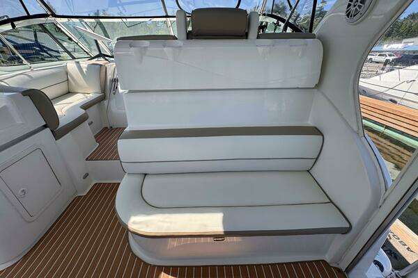 Cruisers Yachts 4450 Express Motor Yacht Yacht For Sale