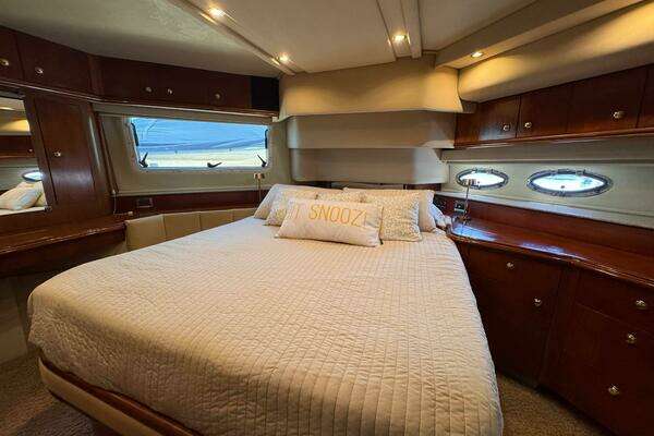 Cruisers Yachts 4450 Express Motor Yacht Yacht For Sale