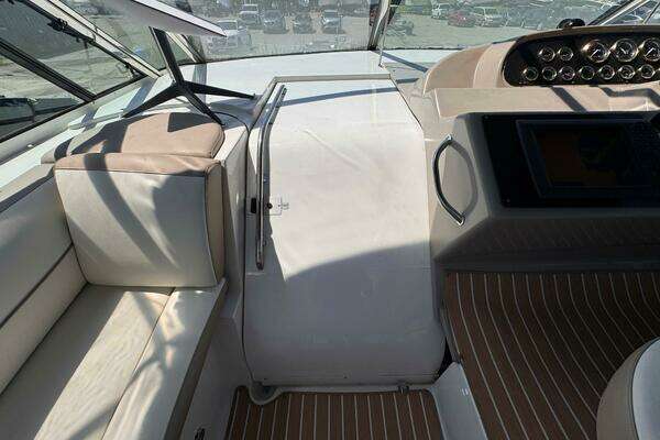 Cruisers Yachts 4450 Express Motor Yacht Yacht For Sale