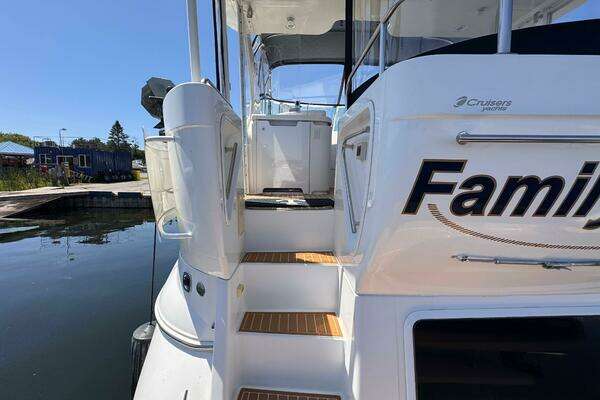 Cruisers Yachts 4450 Express Motor Yacht Yacht For Sale