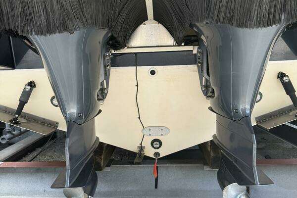Pursuit 365 SCI Yacht For Sale