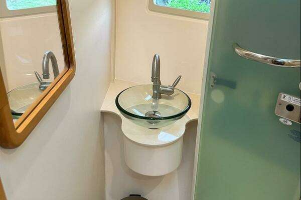 Pursuit 365 SCI Yacht For Sale