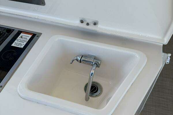 Pursuit 365 SCI Yacht For Sale