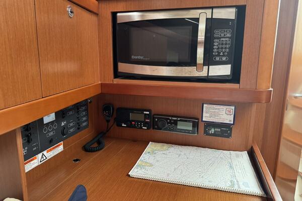 BEL CANTO 37ft Beneteau Yacht For Sale