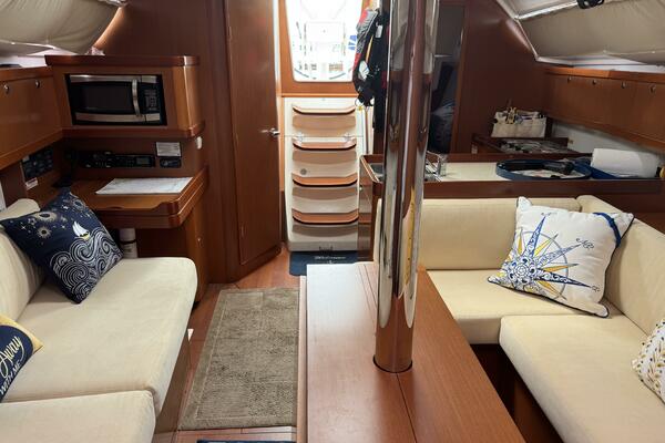 BEL CANTO 37ft Beneteau Yacht For Sale