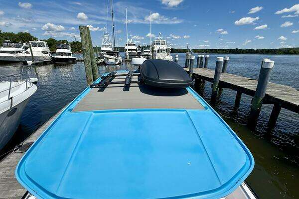 Axopar 37 Cross Cabin Yacht For Sale