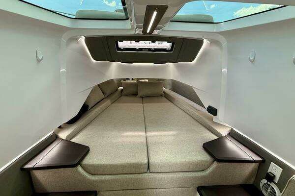 Axopar 37 Cross Cabin Yacht For Sale