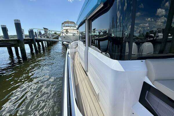 Axopar 37 Cross Cabin Yacht For Sale
