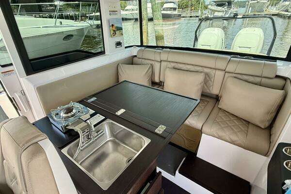 Axopar 37 Cross Cabin Yacht For Sale