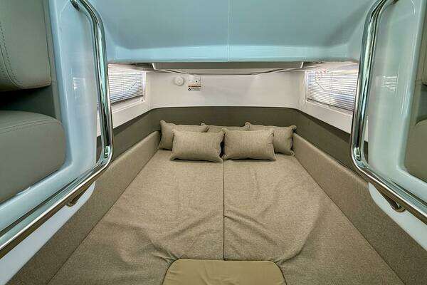 Axopar 37 Cross Cabin Yacht For Sale