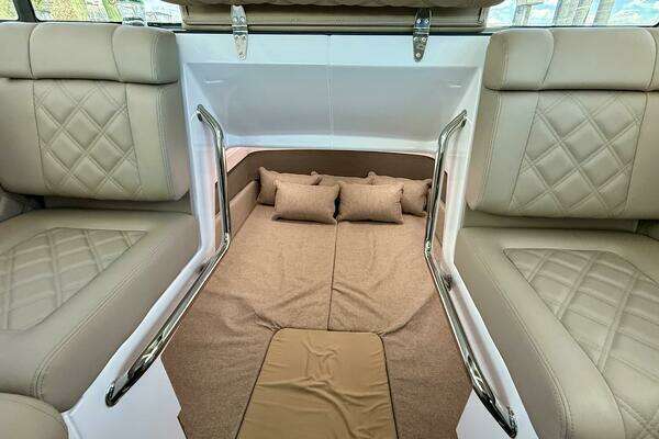 Axopar 37 Cross Cabin Yacht For Sale