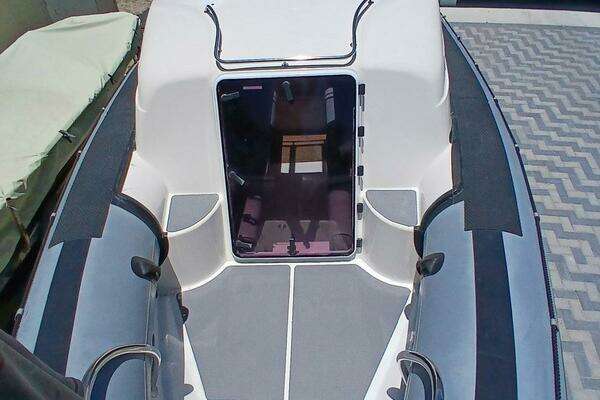 Photo of the 2002 Protector 28 Targa "BLT"