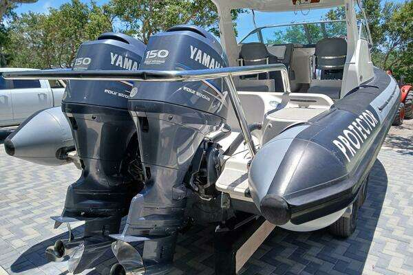 Photo of the 2002 Protector 28 Targa "BLT"