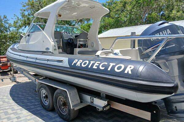 Photo of the 2002 Protector 28 Targa "BLT"