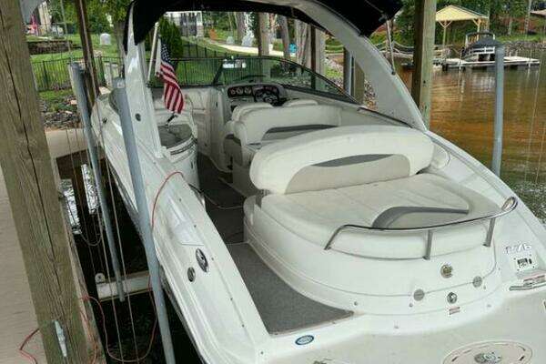 Photo of the 2007 Chaparral 276SSI