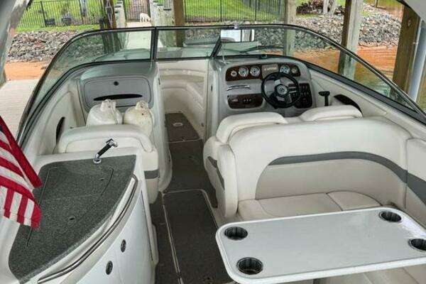 Photo of the 2007 Chaparral 276SSI