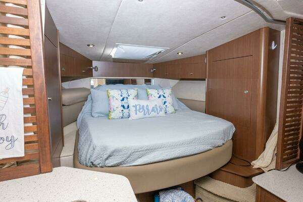 Sea Ray 370 Sundancer Yacht For Sale